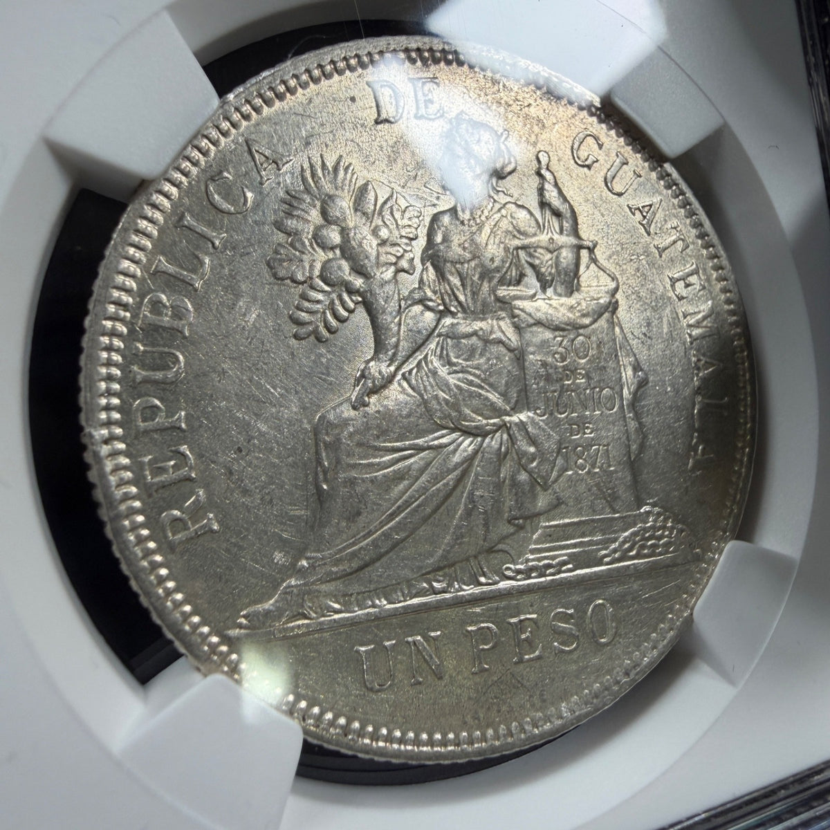Guatemala - 1 Peso - 1894 - NGC AU 58